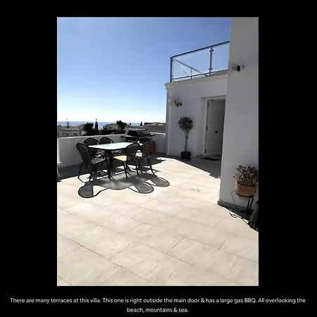 Modern + Infinity Pool. Views In Nerja! فيلة نيرخا