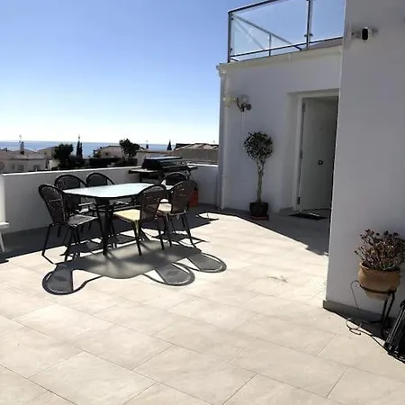 Modern + Infinity Pool. Views In Nerja! فيلة نيرخا