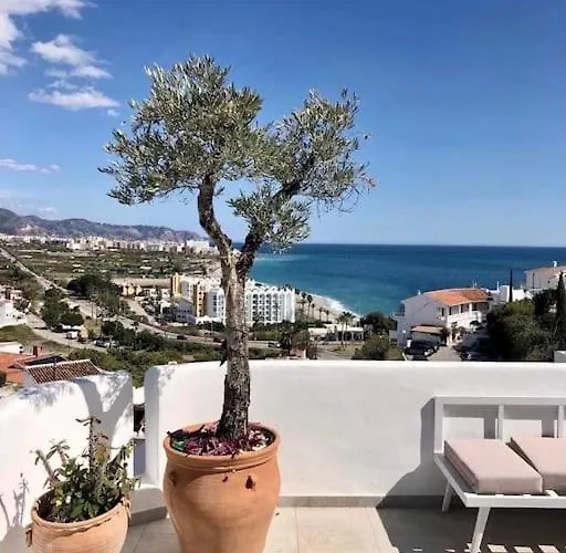 Modern + Infinity Pool. Views In Nerja! ヴィラ ネルハ