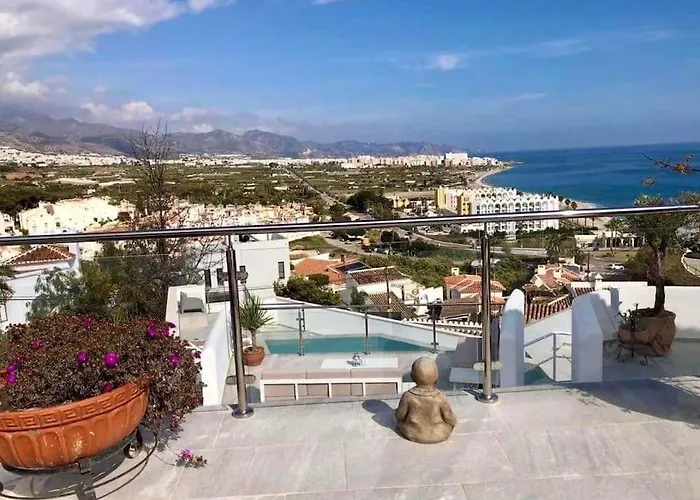 Vila Modern + Infinity Pool. Views In Nerja! Nerja