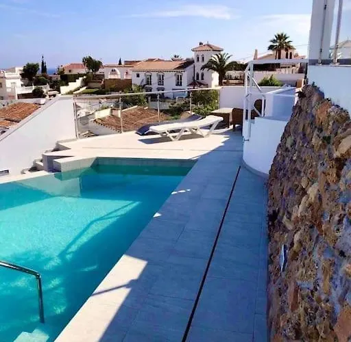 Modern + Infinity Pool. Views In Nerja! ヴィラ ネルハ