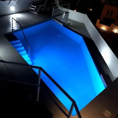 Modern + Infinity Pool. Views In Nerja! Villa Nerja