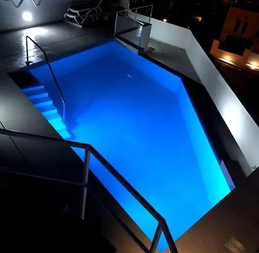 Modern + Infinity Pool. Views In Nerja! فيلة نيرخا