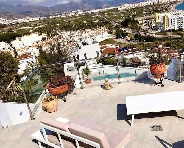 Modern + Infinity Pool. Views In Nerja! Nerja