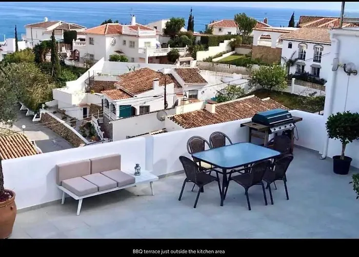 Modern + Infinity Pool. Views In Nerja! * نيرخا